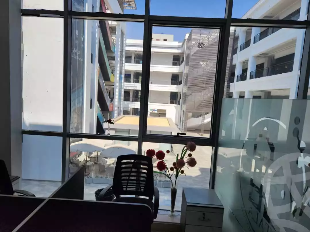 https://aqarmap.com.eg/en/listing/5937558-for-sale-cairo-new-cairo-compounds-top-90-mall