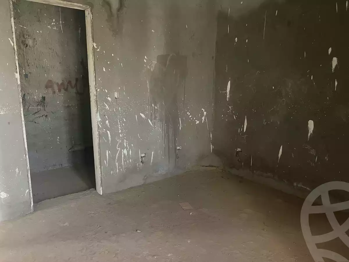 https://aqarmap.com.eg/en/listing/5939697-for-sale-cairo-el-sheikh-zayed-city-compounds-kmbwnd-wyst-twn-swdyk