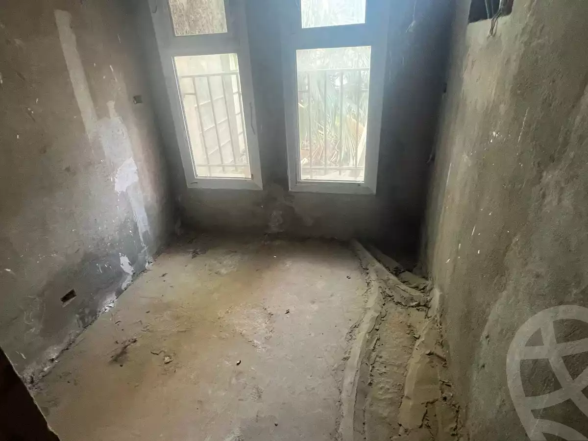 https://aqarmap.com.eg/en/listing/5939697-for-sale-cairo-el-sheikh-zayed-city-compounds-kmbwnd-wyst-twn-swdyk