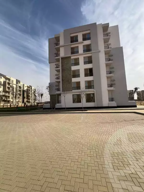 https://aqarmap.com.eg/en/listing/5948522-for-sale-cairo-el-sheikh-zayed-city-lshykh-zyd-ljdyd-west-view-residence-hdp