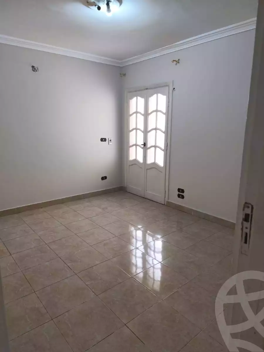 https://aqarmap.com.eg/ar/listing/5949952-for-rent-cairo-mokattam-lhdb-l-ly-shareaa-9