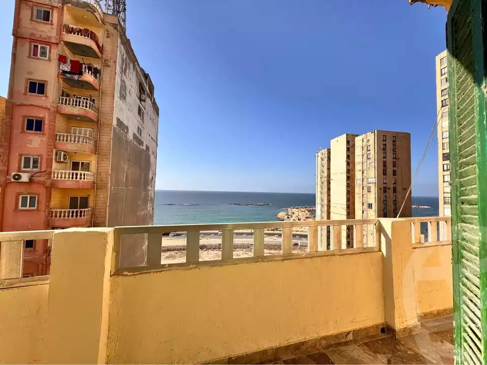 https://aqarmap.com.eg/ar/listing/5953908-for-sale-alexandria-miami-khld-bn-lwlyd