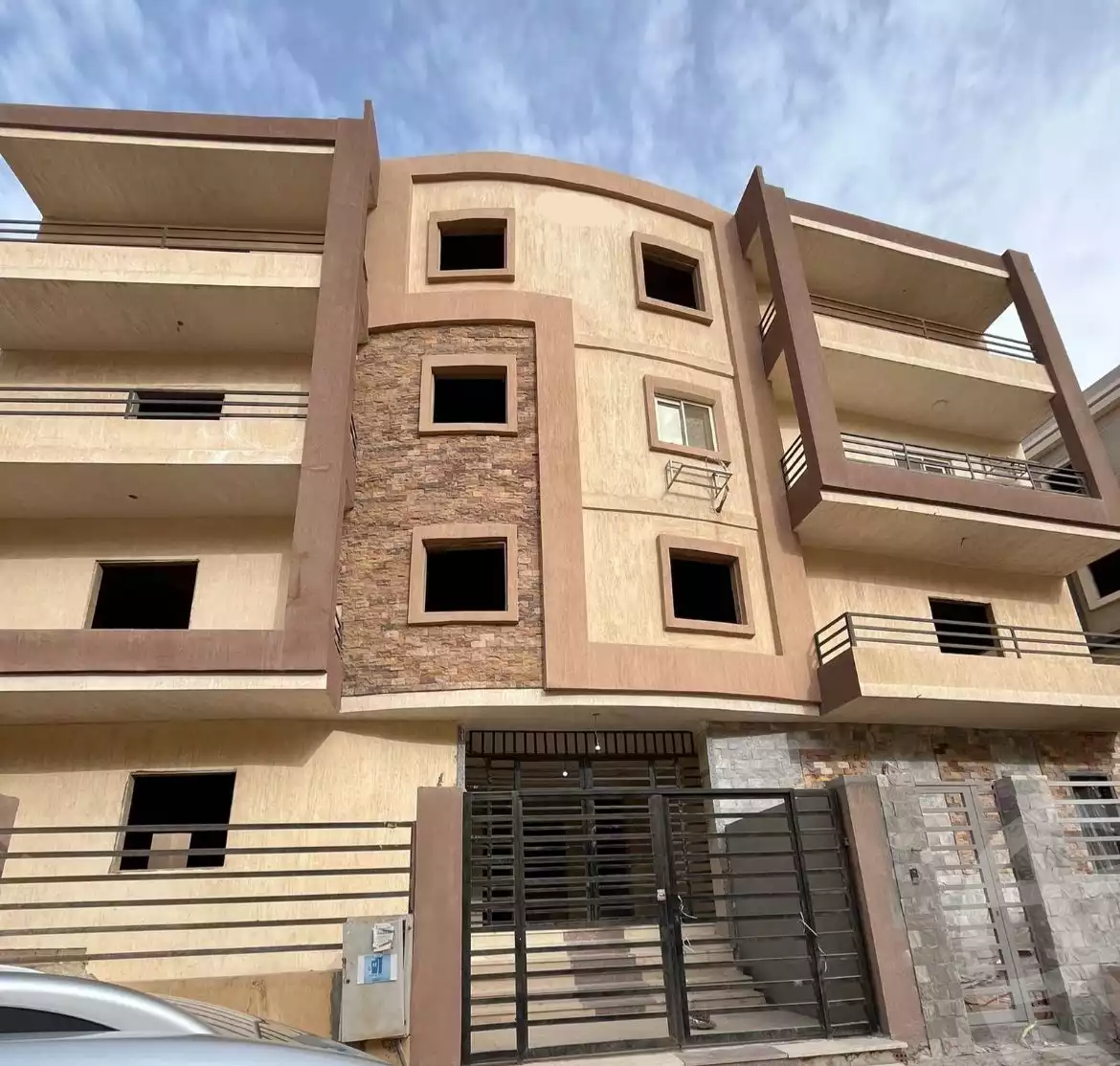 https://aqarmap.com.eg/en/listing/5954556-for-sale-cairo-6th-of-october-hadaeq-october-lmntq-lsyhy