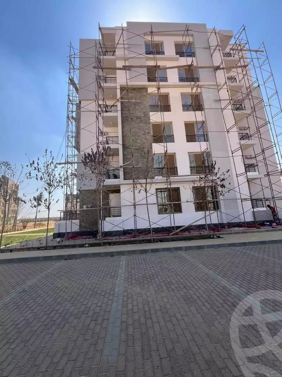 https://aqarmap.com.eg/en/listing/5910392-for-sale-cairo-el-sheikh-zayed-city-lshykh-zyd-ljdyd-west-view-residence-hdp