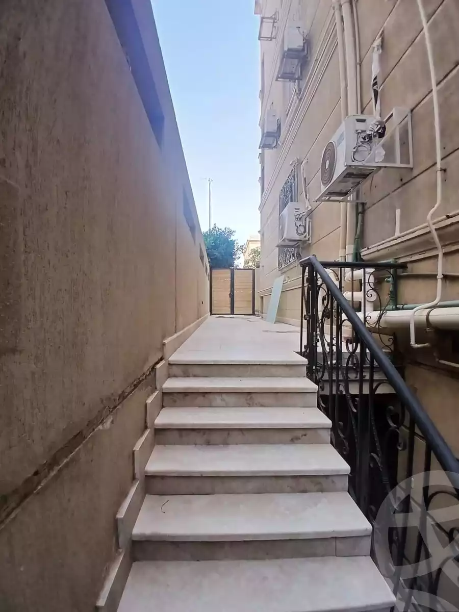 https://aqarmap.com.eg/en/listing/5955322-for-sale-cairo-new-cairo-gharb-el-golf-alaa-elsaadany-st