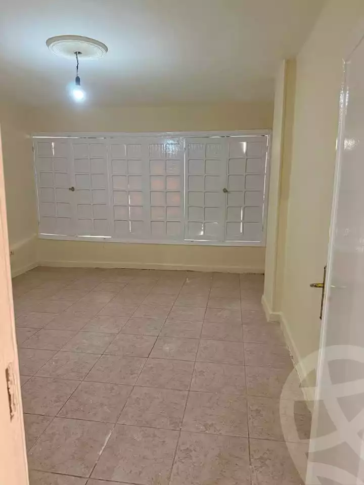 https://aqarmap.com.eg/ar/listing/5956879-for-sale-cairo-mokattam-lhdb-l-ly-shareaa-9