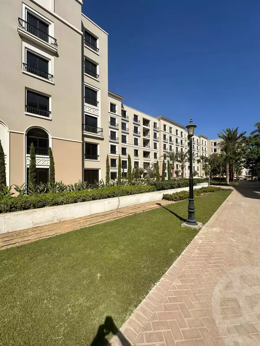 https://aqarmap.com.eg/en/listing/5960929-for-sale-cairo-el-sheikh-zayed-city-compounds-kmbwnd-fyldj-wyst-dr-llttwyr