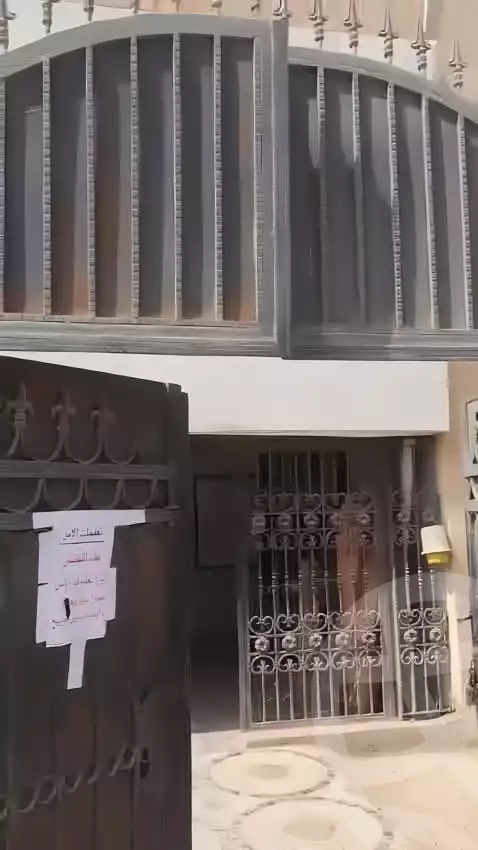 https://aqarmap.com.eg/ar/listing/5961177-for-sale-cairo-el-sheikh-zayed-city-alex-cairo-desert-road-smart-village-y-r-sy-byzns-brk-sfrykw-llstthmr-l-qry