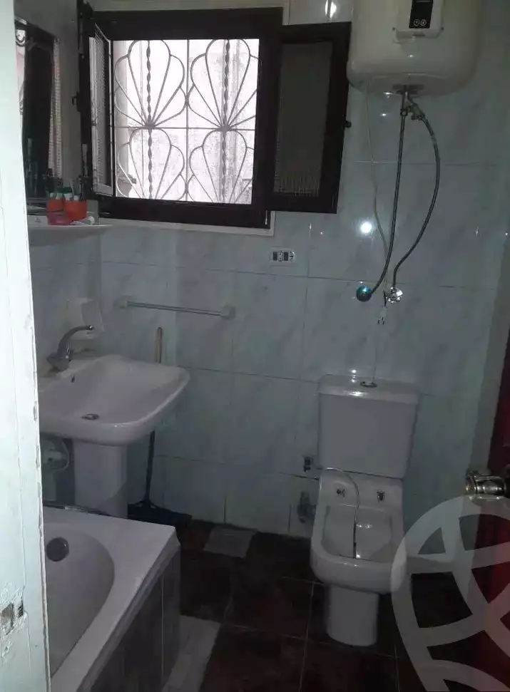 https://aqarmap.com.eg/ar/listing/5962796-for-sale-alexandria-sydy-bshr-sydy-bshr-bhry-gamal-abd-el-nasir-st