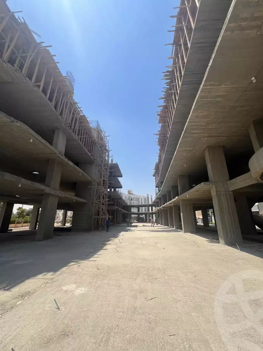 https://aqarmap.com.eg/en/listing/5963649-for-sale-cairo-el-sheikh-zayed-city-compounds-101-mall