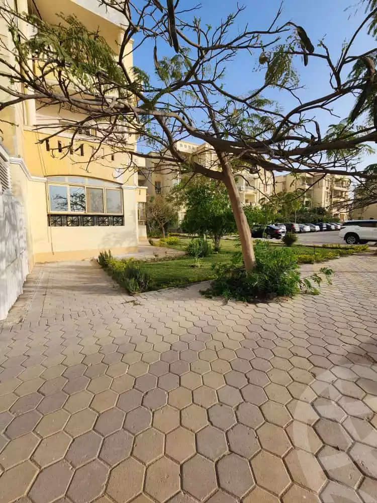 https://aqarmap.com.eg/en/listing/5970826-for-sale-cairo-el-sheikh-zayed-city-compounds-el-khamayel
