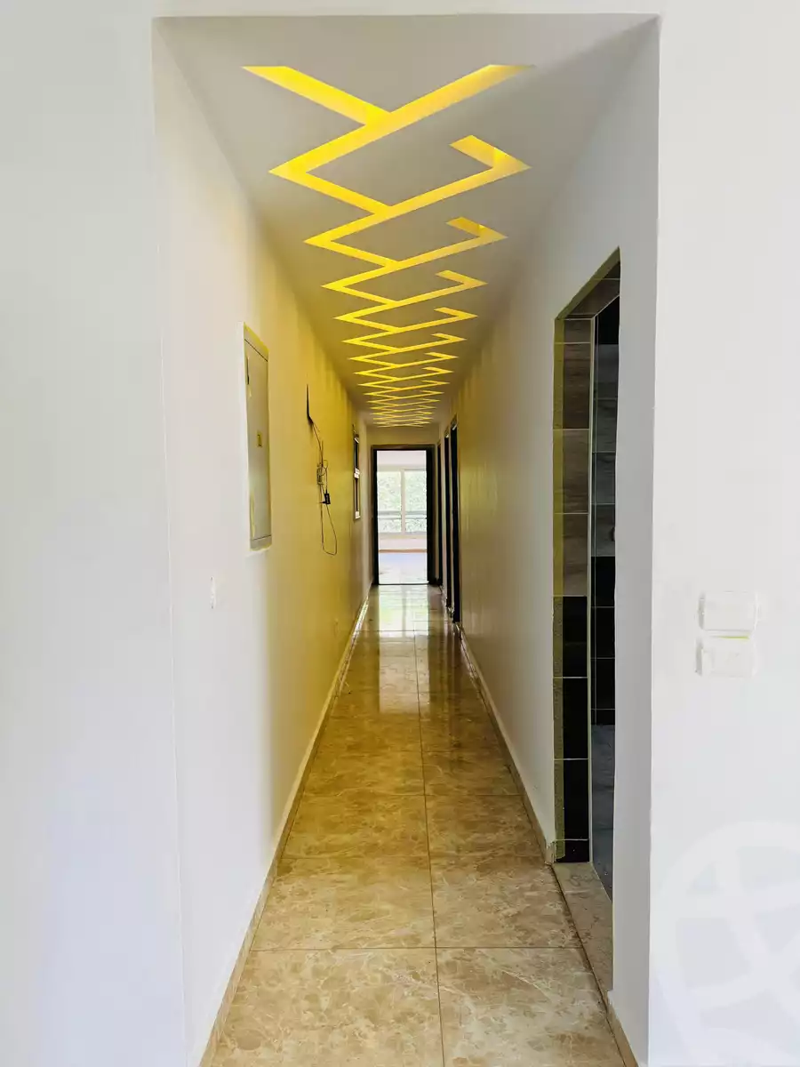https://aqarmap.com.eg/en/listing/5974693-for-sale-cairo-el-sheikh-zayed-city-compounds-el-khamayel