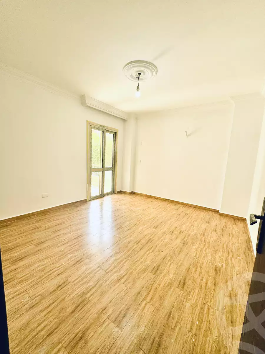https://aqarmap.com.eg/en/listing/5974693-for-sale-cairo-el-sheikh-zayed-city-compounds-el-khamayel