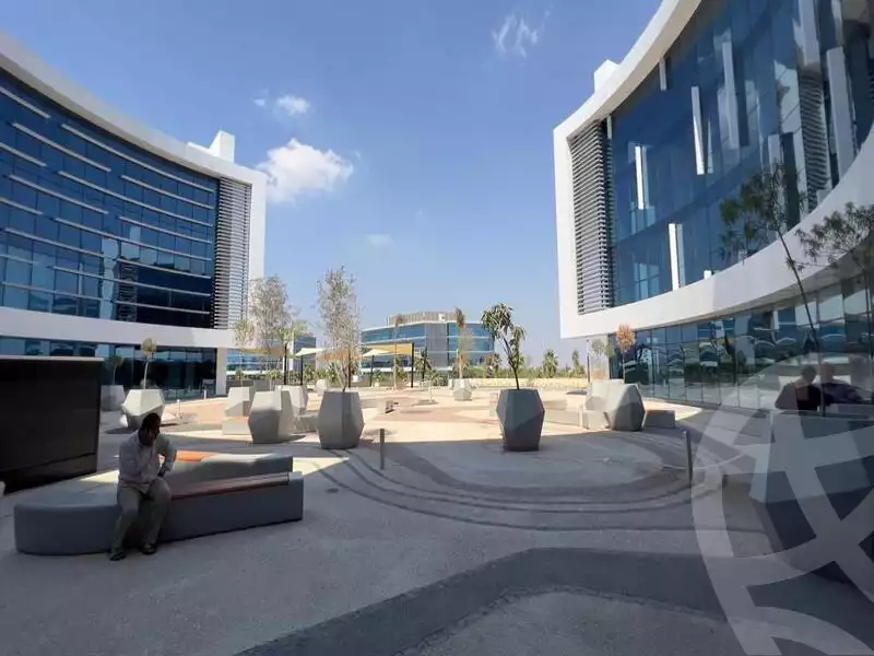 https://aqarmap.com.eg/en/listing/5976899-for-rent-cairo-el-sheikh-zayed-city-alex-cairo-desert-road-smart-village-y-r-sy-byzns-brk-sfrykw-llstthmr-l-qry