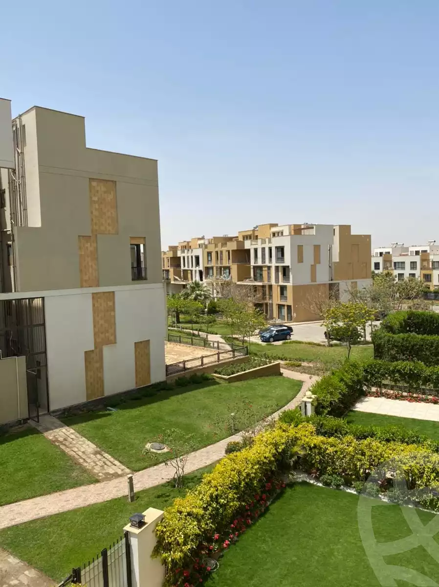 https://aqarmap.com.eg/en/listing/5985688-for-sale-cairo-el-sheikh-zayed-city-compounds-kmbwnd-wyst-twn-swdyk