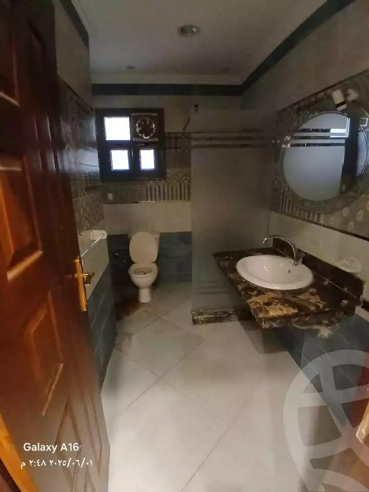https://aqarmap.com.eg/ar/listing/5986938-for-rent-cairo-mokattam-lhdb-l-ly