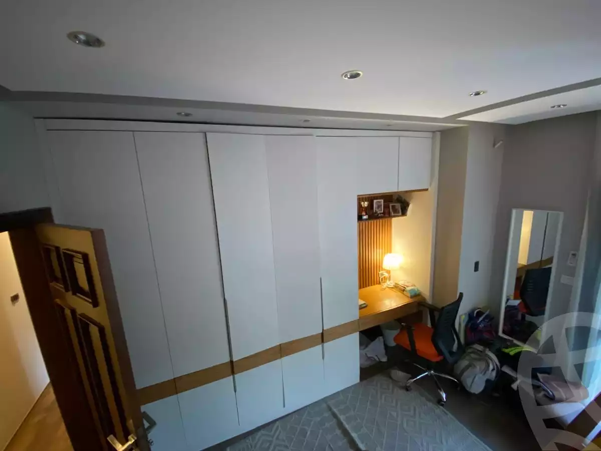 https://aqarmap.com.eg/ar/listing/5993683-for-rent-cairo-el-sheikh-zayed-city-compounds-kmbwnd-wyst-twn-swdyk
