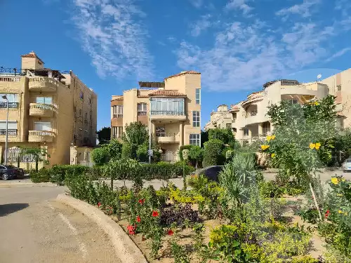 https://aqarmap.com.eg/en/listing/6002265-for-sale-cairo-new-cairo-90th-street-90th-between-cairo-festival-city-and-mountain-view-roundabout