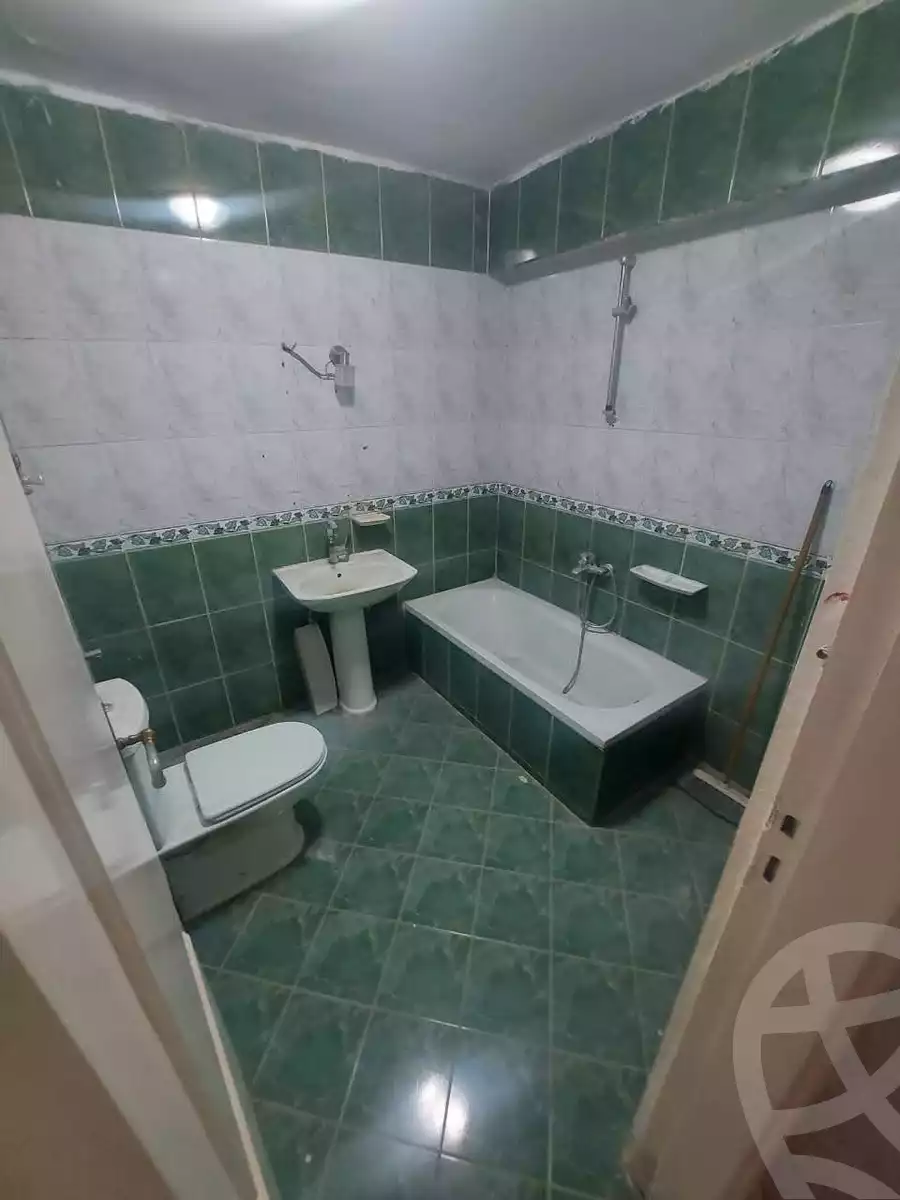 https://aqarmap.com.eg/en/listing/6011773-for-rent-cairo-helwan-helwan-el-sharkeya-heidar-st