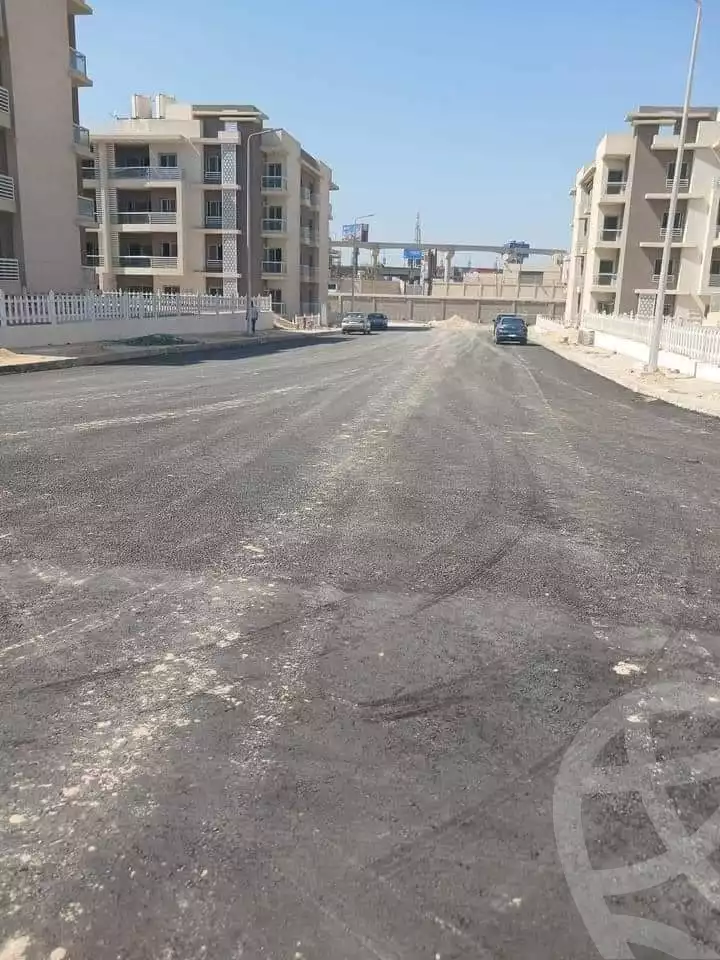 https://aqarmap.com.eg/en/listing/6021615-for-sale-cairo-el-sheikh-zayed-city-compounds-el-khamayel
