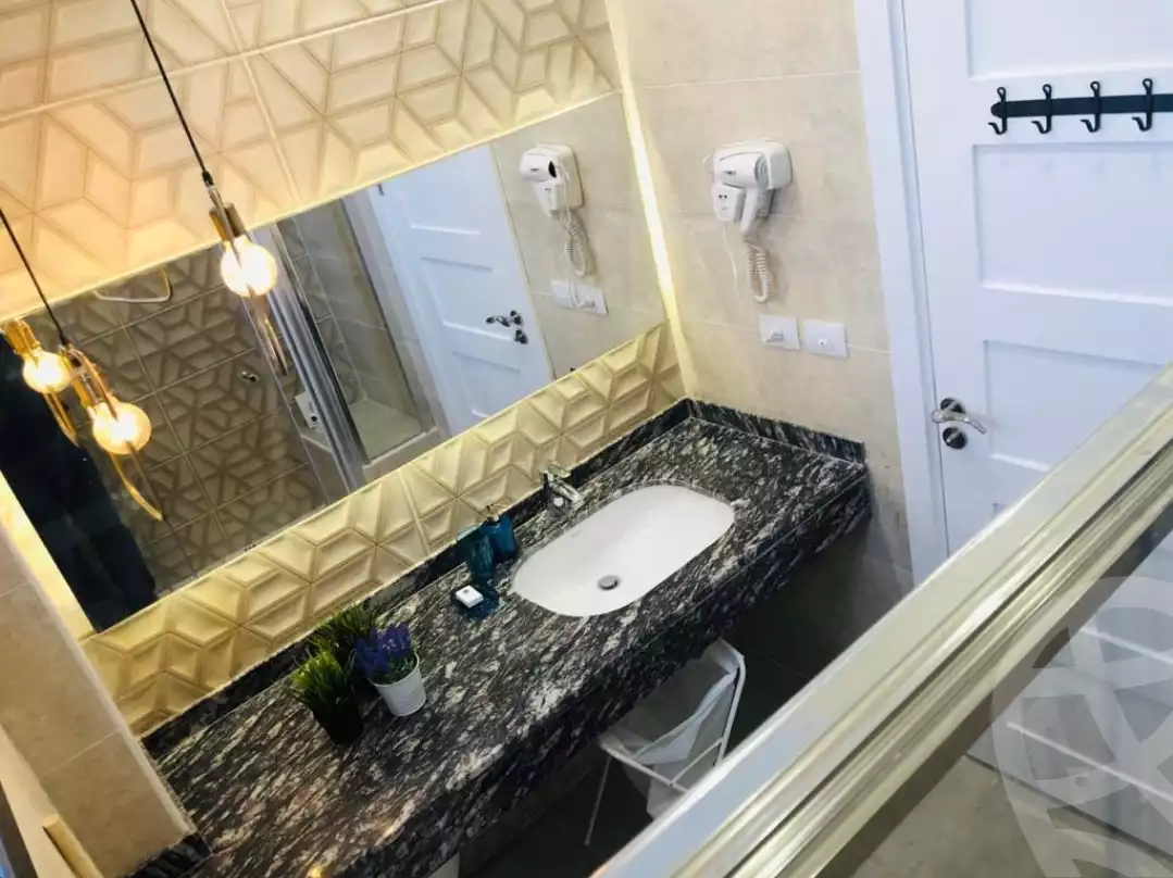https://aqarmap.com.eg/en/listing/6021970-for-rent-cairo-el-sheikh-zayed-city-compounds-kmbwnd-wyst-twn-swdyk