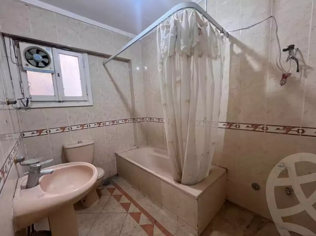 https://aqarmap.com.eg/en/listing/6022756-for-rent-alexandria-bolekly