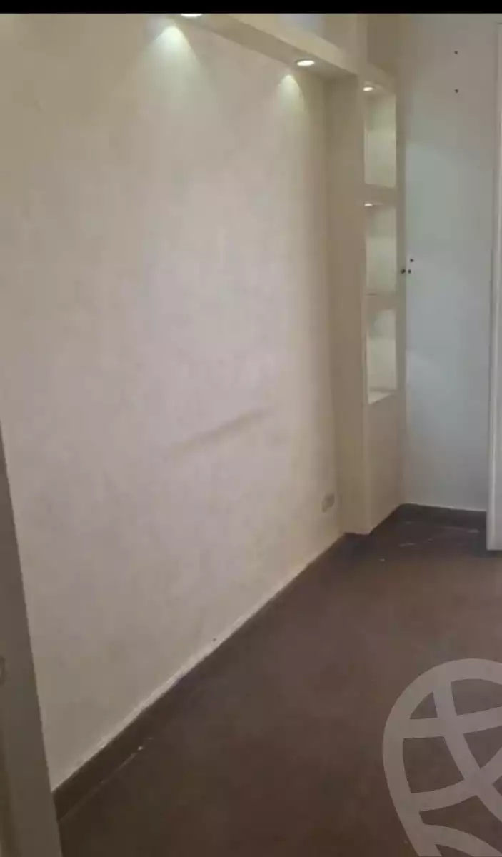 https://aqarmap.com.eg/en/listing/6023148-for-rent-cairo-downtown-bab-el-loaa-noubar-st