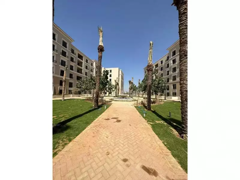 https://aqarmap.com.eg/en/listing/6023744-for-sale-cairo-el-sheikh-zayed-city-compounds-kmbwnd-fyldj-wyst-dr-llttwyr