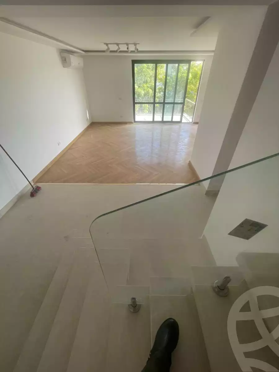 https://aqarmap.com.eg/en/listing/6034138-for-rent-cairo-el-sheikh-zayed-city-compounds-kmbwnd-wyst-twn-swdyk