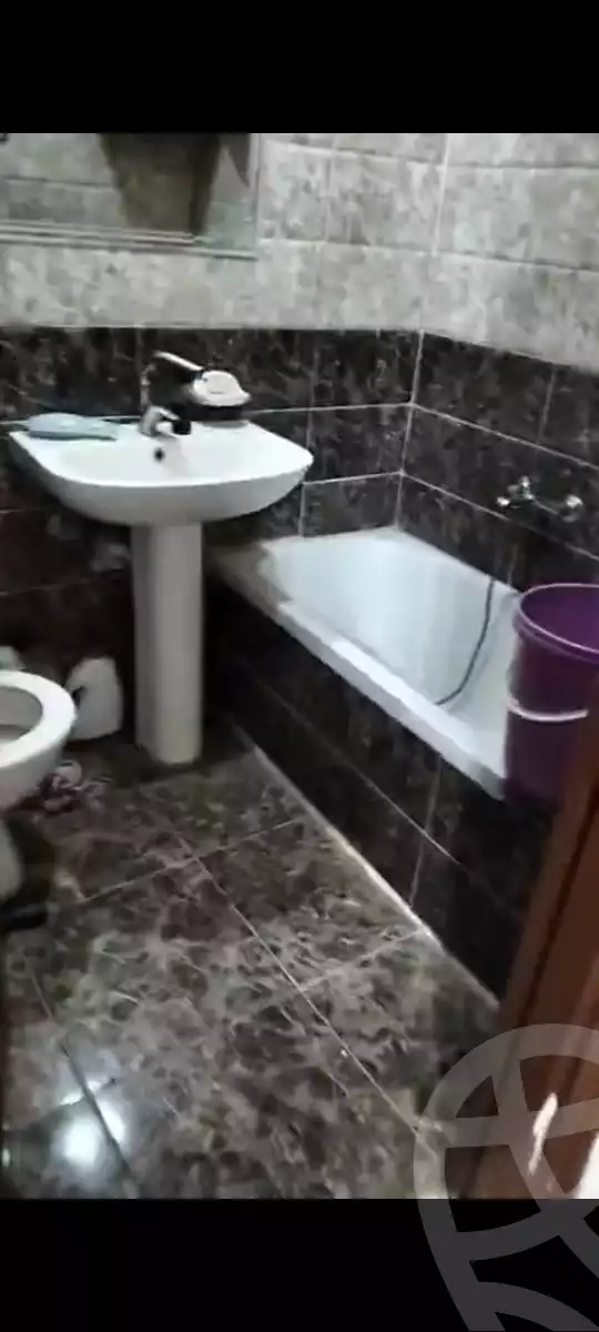 https://aqarmap.com.eg/en/listing/6041699-for-sale-gharbia-tanta-tanta-city-al-helw-st