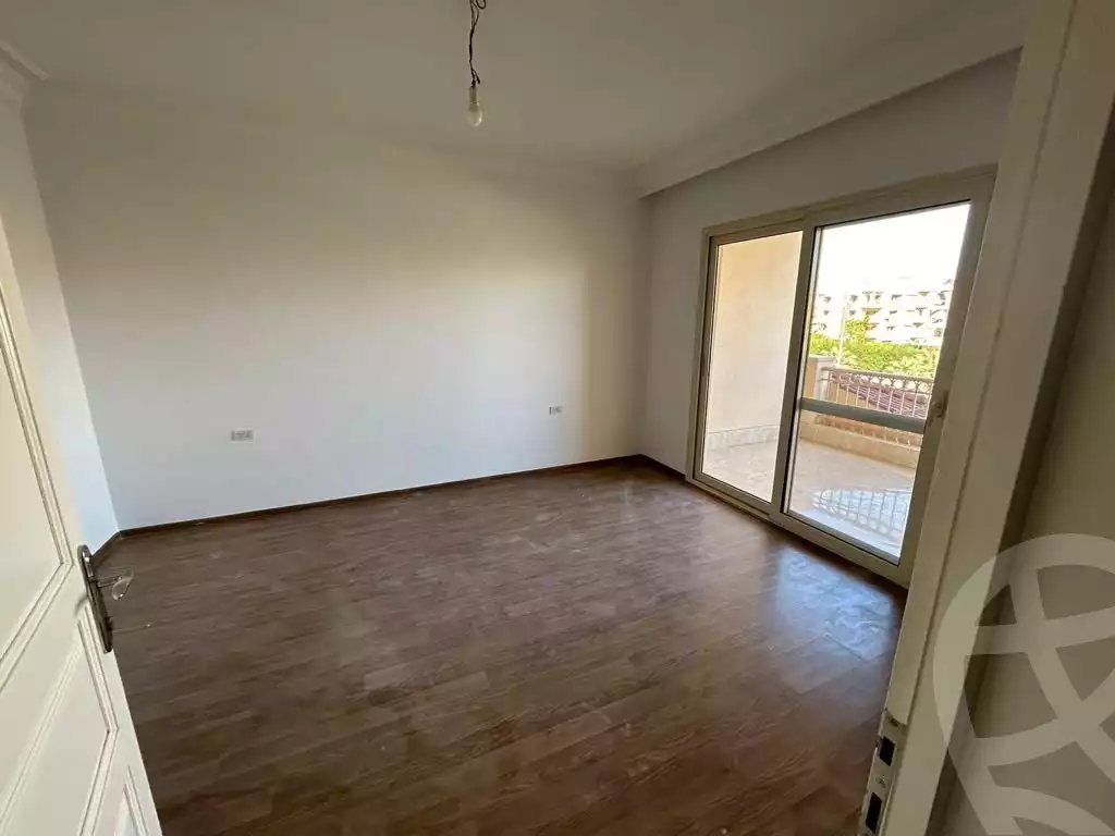 https://aqarmap.com.eg/en/listing/6041871-for-sale-cairo-el-sheikh-zayed-city-compounds-greens