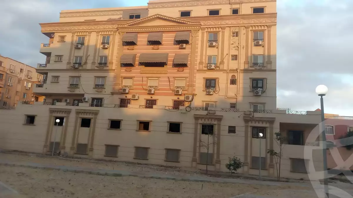 https://aqarmap.com.eg/ar/listing/6045930-for-sale-cairo-new-cairo-gharb-arabila-doctor-hani-maher-st