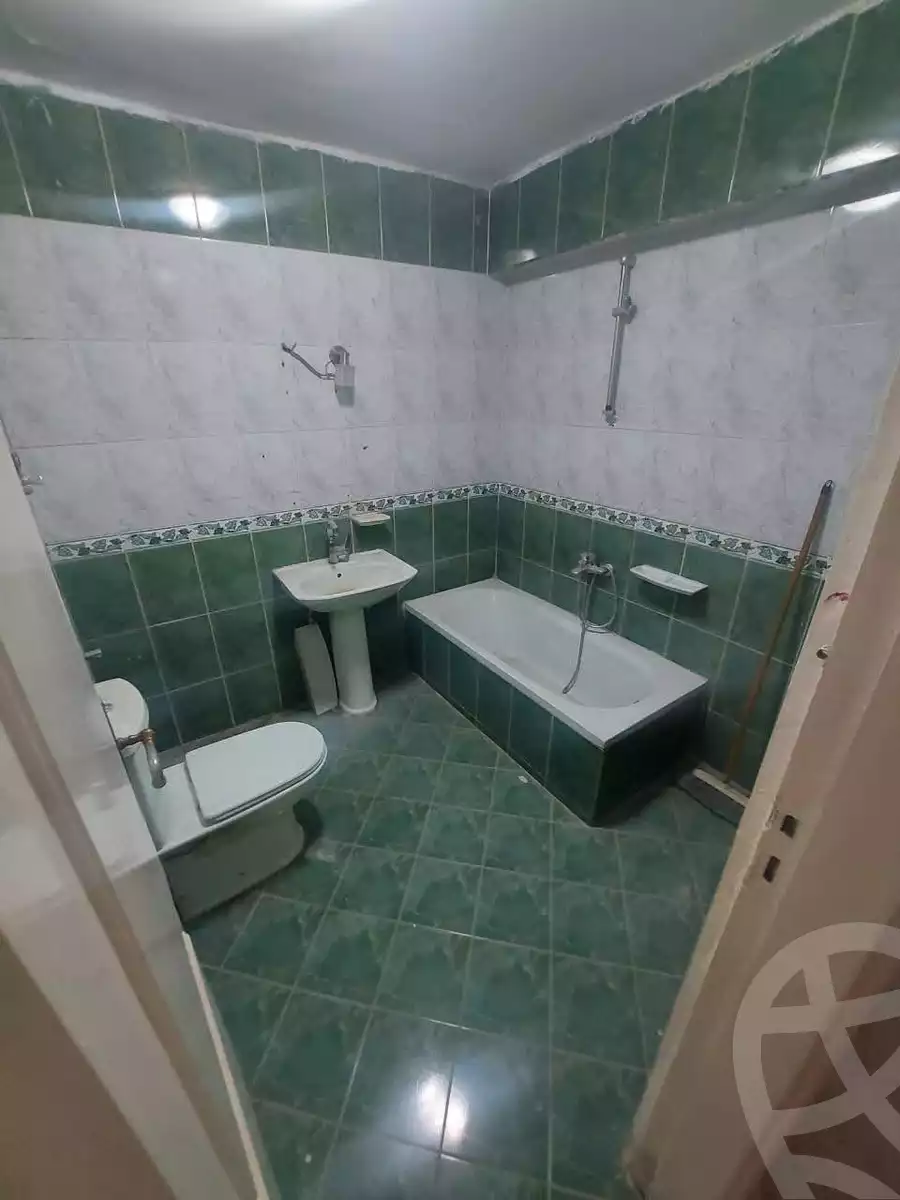 https://aqarmap.com.eg/en/listing/6054650-for-rent-cairo-helwan-helwan-el-sharkeya-heidar-st