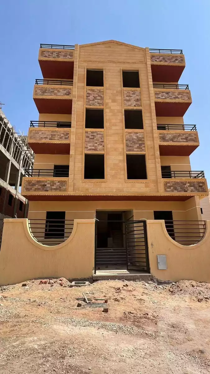 https://aqarmap.com.eg/en/listing/6055867-for-sale-cairo-badr-city-hai-el-ashgar-featured-neighborhood-bait-el-watan-rd