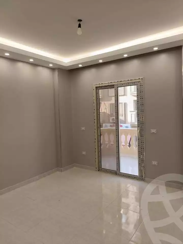 https://aqarmap.com.eg/en/listing/6057648-for-rent-cairo-mokattam-compounds-kmbwnd-rwyl-jrdnz