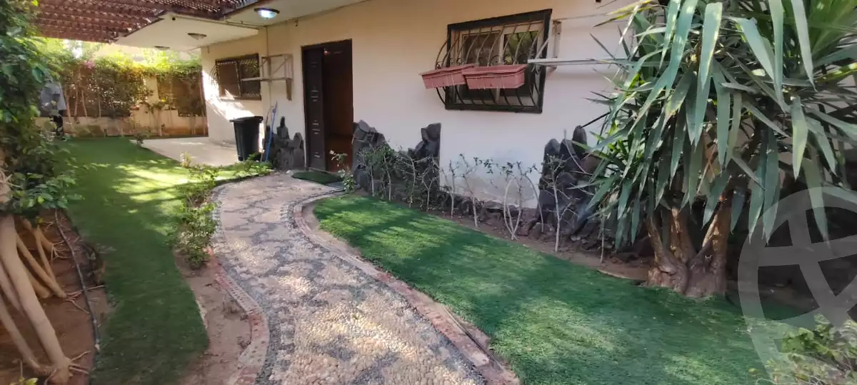 https://aqarmap.com.eg/en/listing/6059926-for-sale-cairo-el-sheikh-zayed-city-shr-lbstn