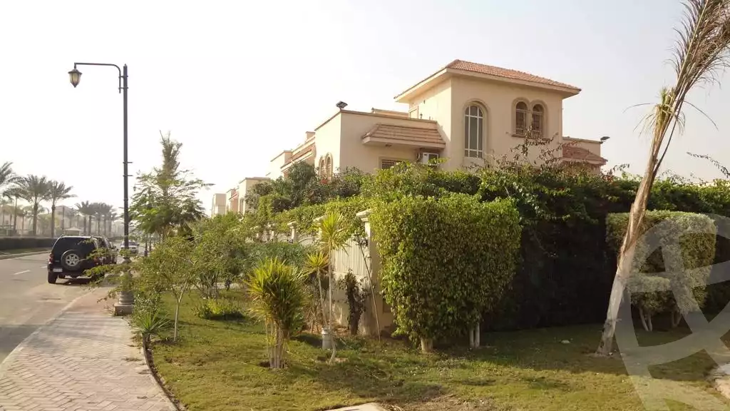 https://aqarmap.com.eg/en/listing/6060300-for-sale-cairo-el-sheikh-zayed-city-compounds-greens