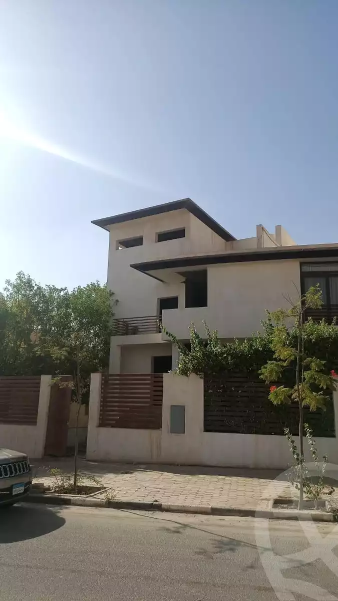https://aqarmap.com.eg/en/listing/6062079-for-sale-cairo-el-sheikh-zayed-city-compounds-beverly-hills
