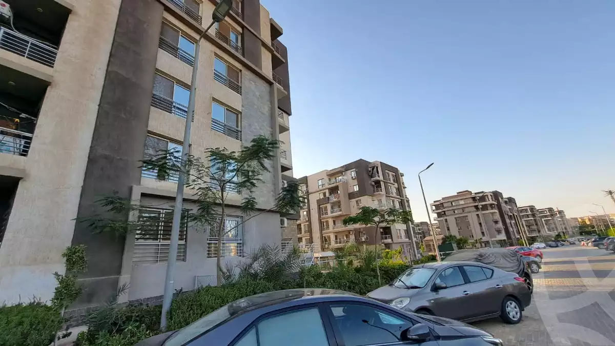 https://aqarmap.com.eg/en/listing/6062646-for-sale-cairo-el-sheikh-zayed-city-compounds-dr-msr