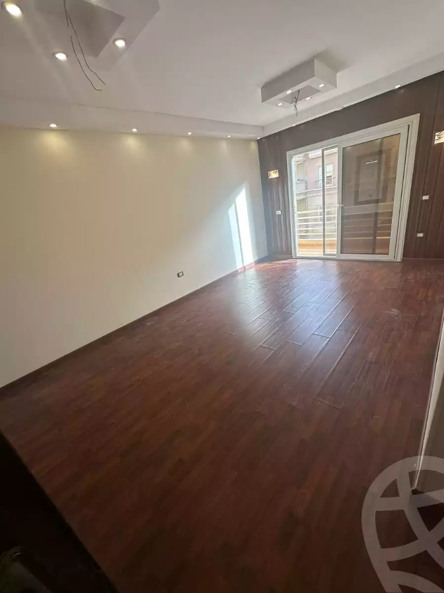 https://aqarmap.com.eg/en/listing/6066925-for-sale-cairo-mokattam-el-hadabah-el-wosta-compounds-may-fair