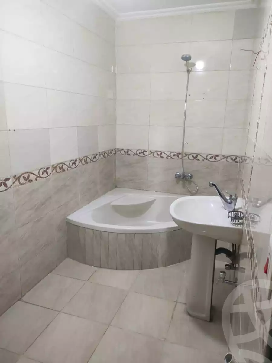 https://aqarmap.com.eg/en/listing/6067640-for-sale-cairo-helwan-helwan-el-sharkeya-mostafa-safwat-st