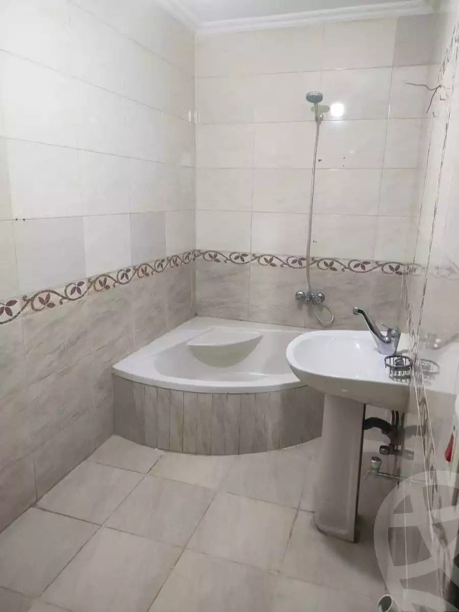 https://aqarmap.com.eg/ar/listing/6068206-for-sale-cairo-helwan-helwan-el-sharkeya-mostafa-safwat-st