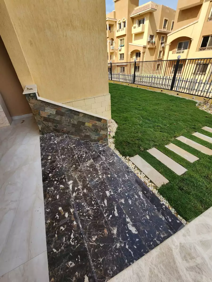 https://aqarmap.com.eg/en/listing/6068915-for-sale-cairo-el-sheikh-zayed-city-compounds-el-khamayel