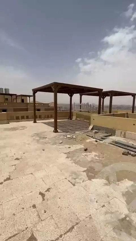 https://aqarmap.com.eg/en/listing/6069389-for-sale-cairo-el-sheikh-zayed-city-compounds-el-khamayel