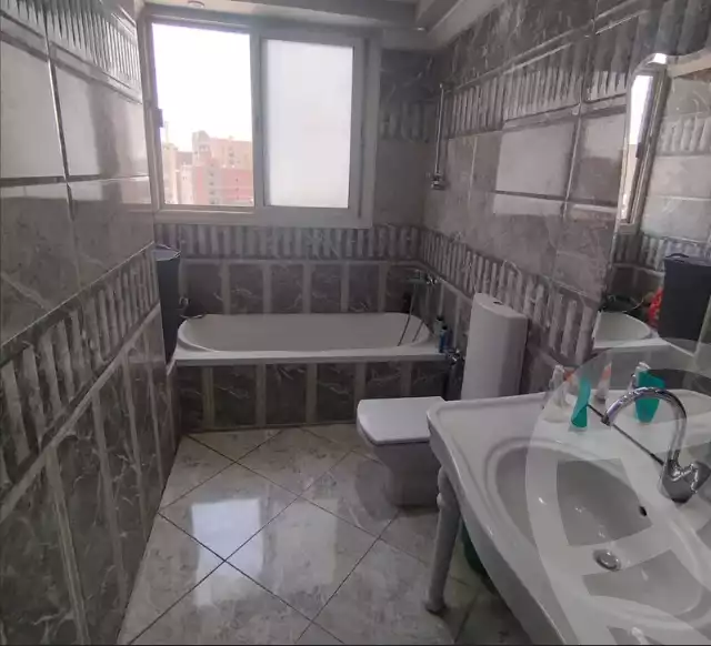 https://aqarmap.com.eg/en/listing/6072502-for-sale-cairo-shoubra-corniche-el-nile-st