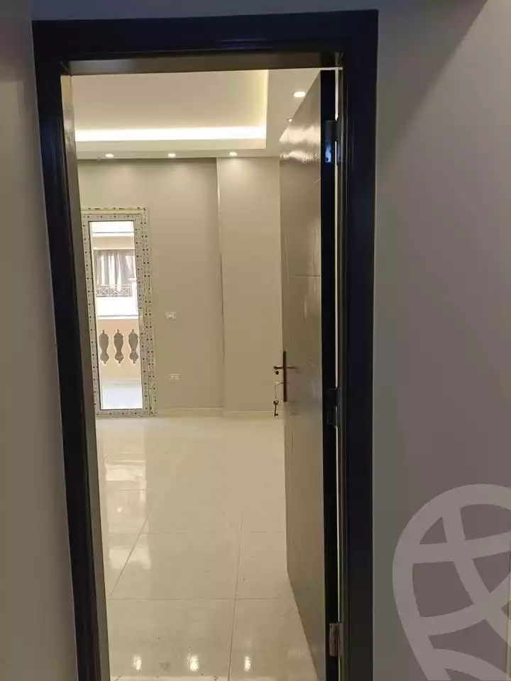 https://aqarmap.com.eg/en/listing/6076463-for-rent-cairo-mokattam-compounds-kmbwnd-rwyl-jrdnz