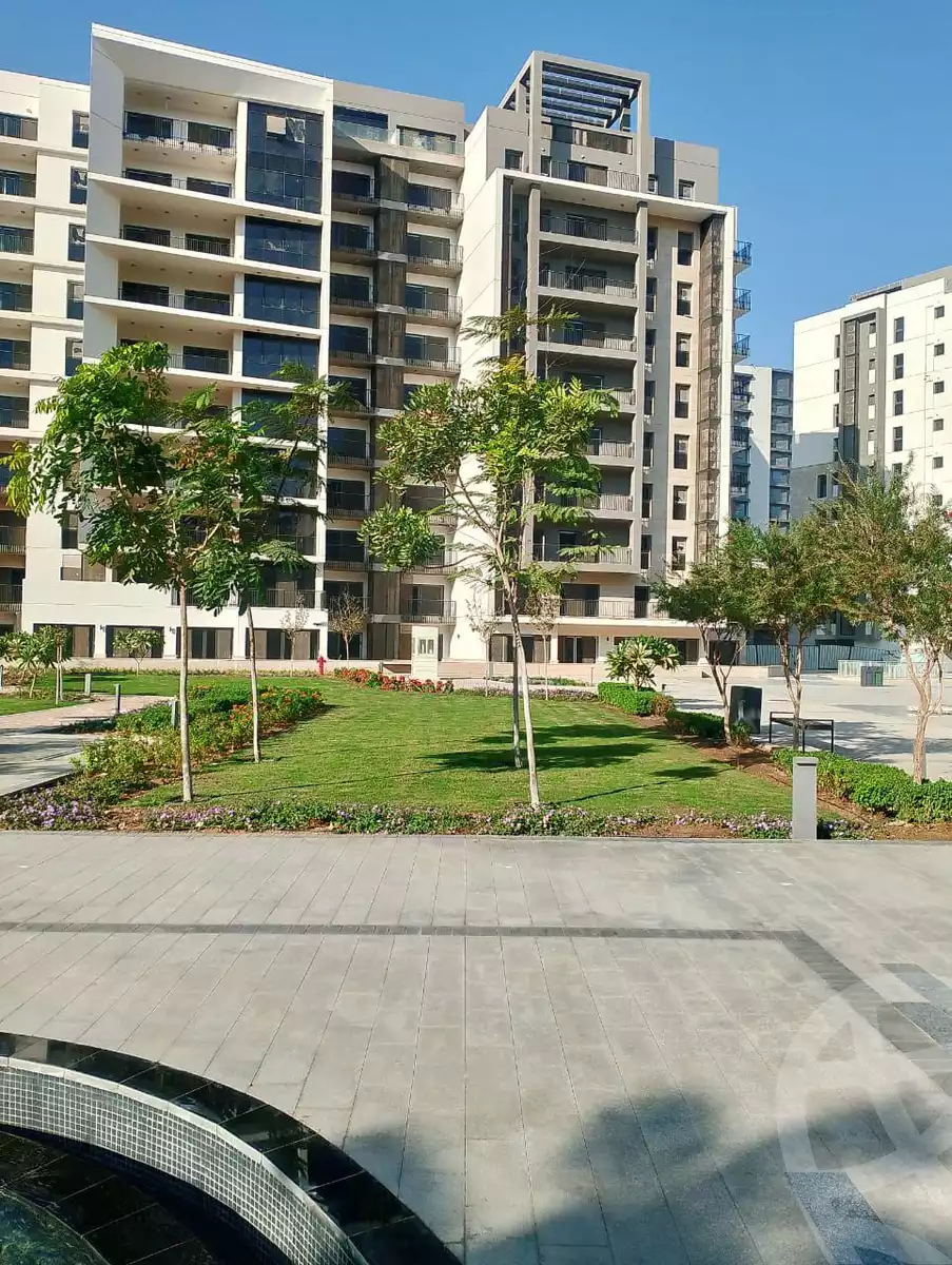 https://aqarmap.com.eg/ar/listing/6079547-for-sale-cairo-el-sheikh-zayed-city-compounds-zyd-wr-llttwyr