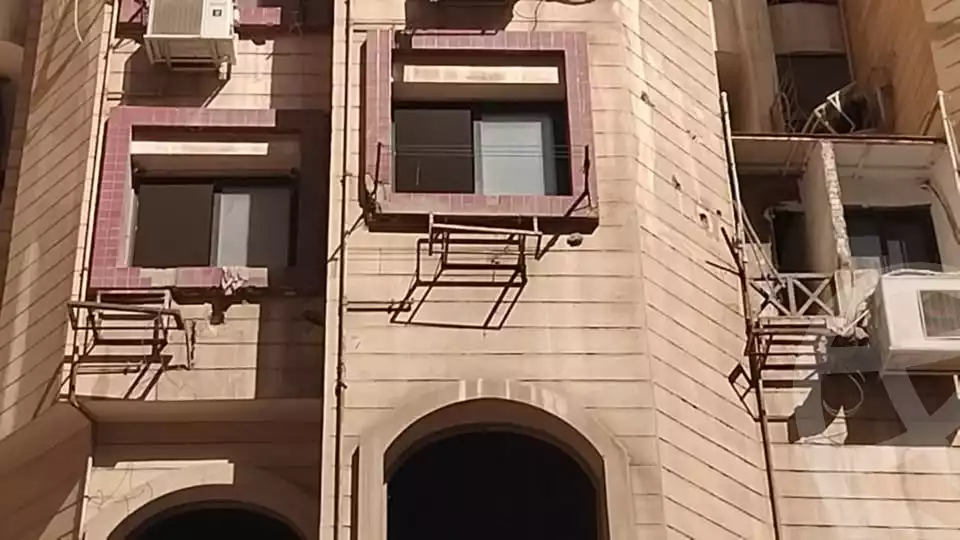 https://aqarmap.com.eg/ar/listing/6084828-for-sale-cairo-el-zaytun-hlmy-lzytwn-ibn-el-hakam-sq