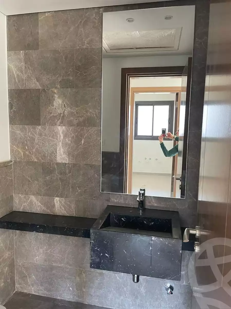 https://aqarmap.com.eg/en/listing/6092486-for-sale-cairo-new-cairo-compounds-district-5