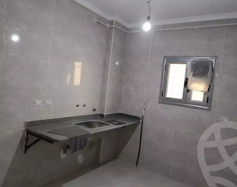 https://aqarmap.com.eg/en/listing/6094912-for-rent-cairo-mokattam-compounds-kmbwnd-rwyl-jrdnz